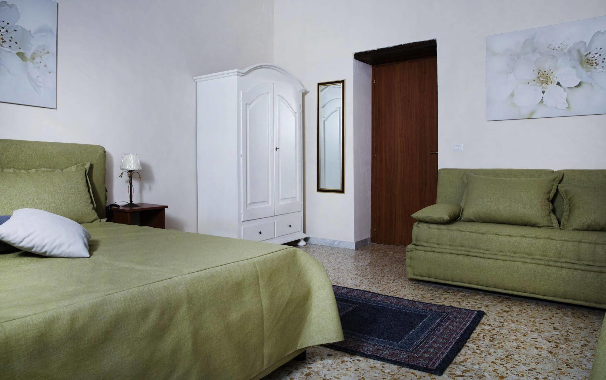 B&B Rochel Napoli ภายนอก รูปภาพ